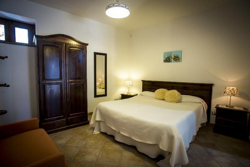 Leni Hotel Residence Al Belvedere Salina מראה חיצוני תמונה